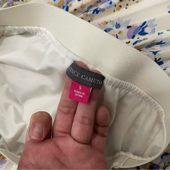 Vince Camuto Pleated Pull-On Midi Skirt Size Small Elastic Waistband Flowy - Picture 8 of 10